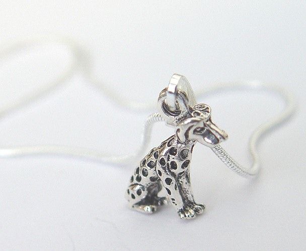 dalmatian-necklace2.jpg