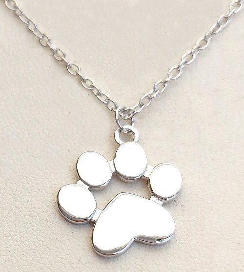 dog-paw-necklace2.jpg